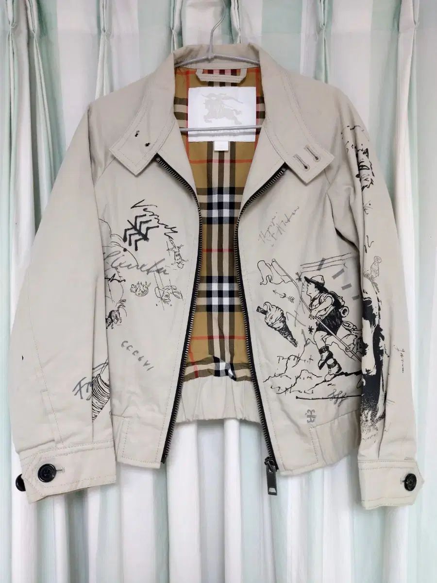 BURBERRY バーバリー キッズ トゥイーン 季節の変わり目 ジャケット ウィンドブレーカー アウター 6y