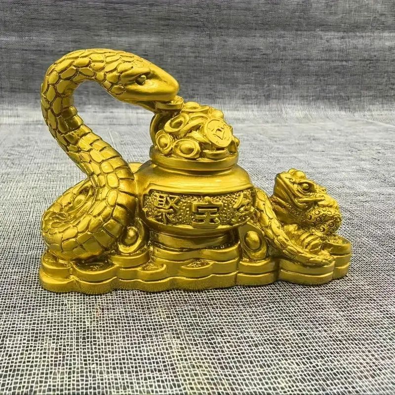 金運上昇の黄金の蛇