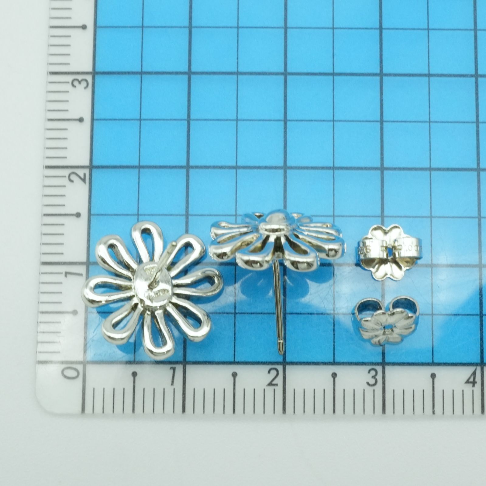 極美品 ティファニー デイジー フラワー ピアス/25-465S - メルカリ