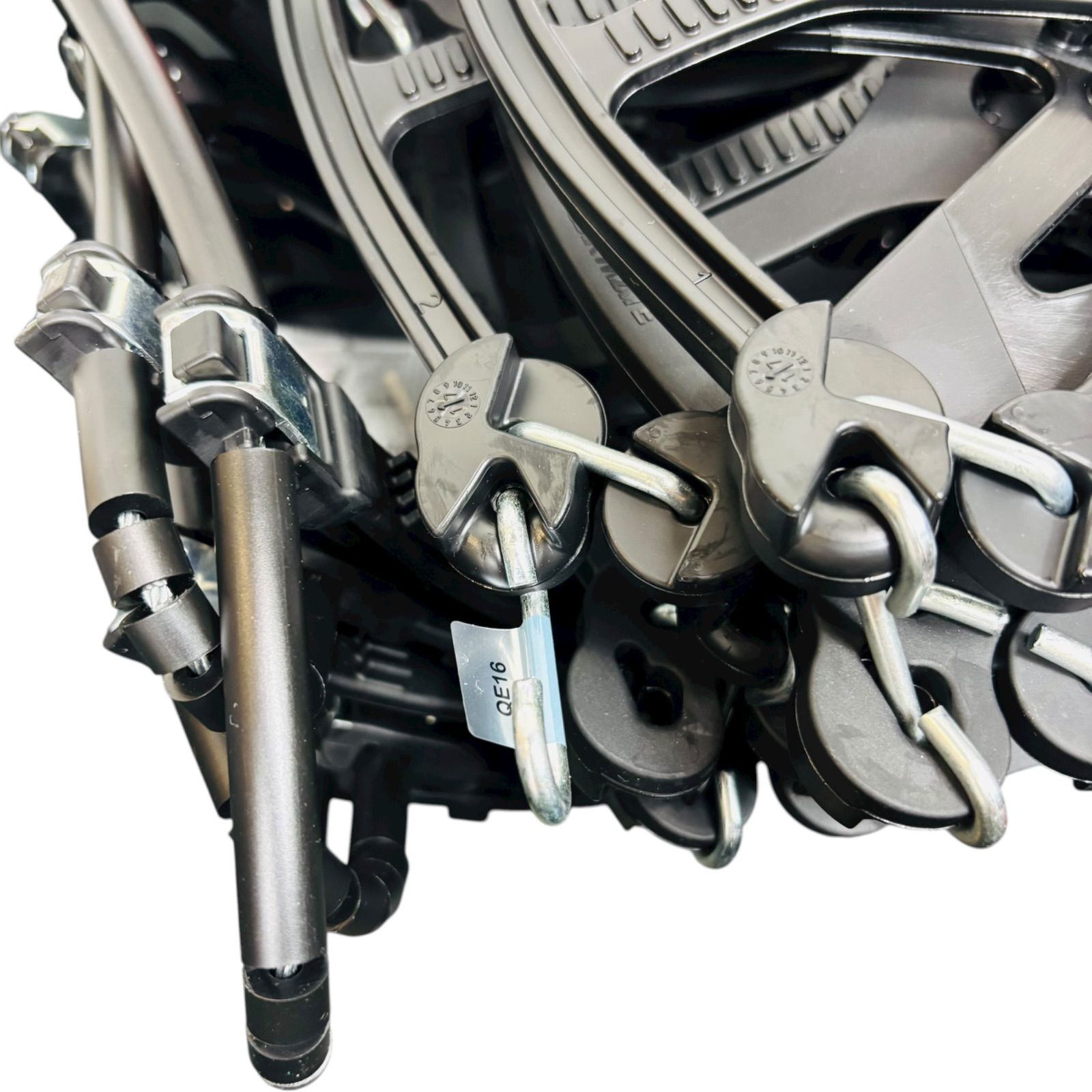 保管品 カーメイト バイアスロン クイックイージー QE16 非金属タイヤチェーン CARMATE BIATHLON QUICKEASY タイヤチェーン 【激安セール】