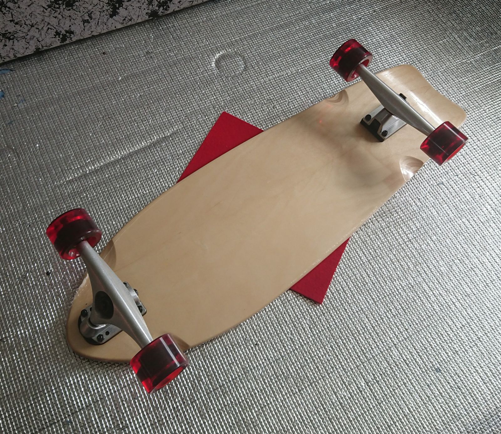 前後カービングＴ搭載 WOOD