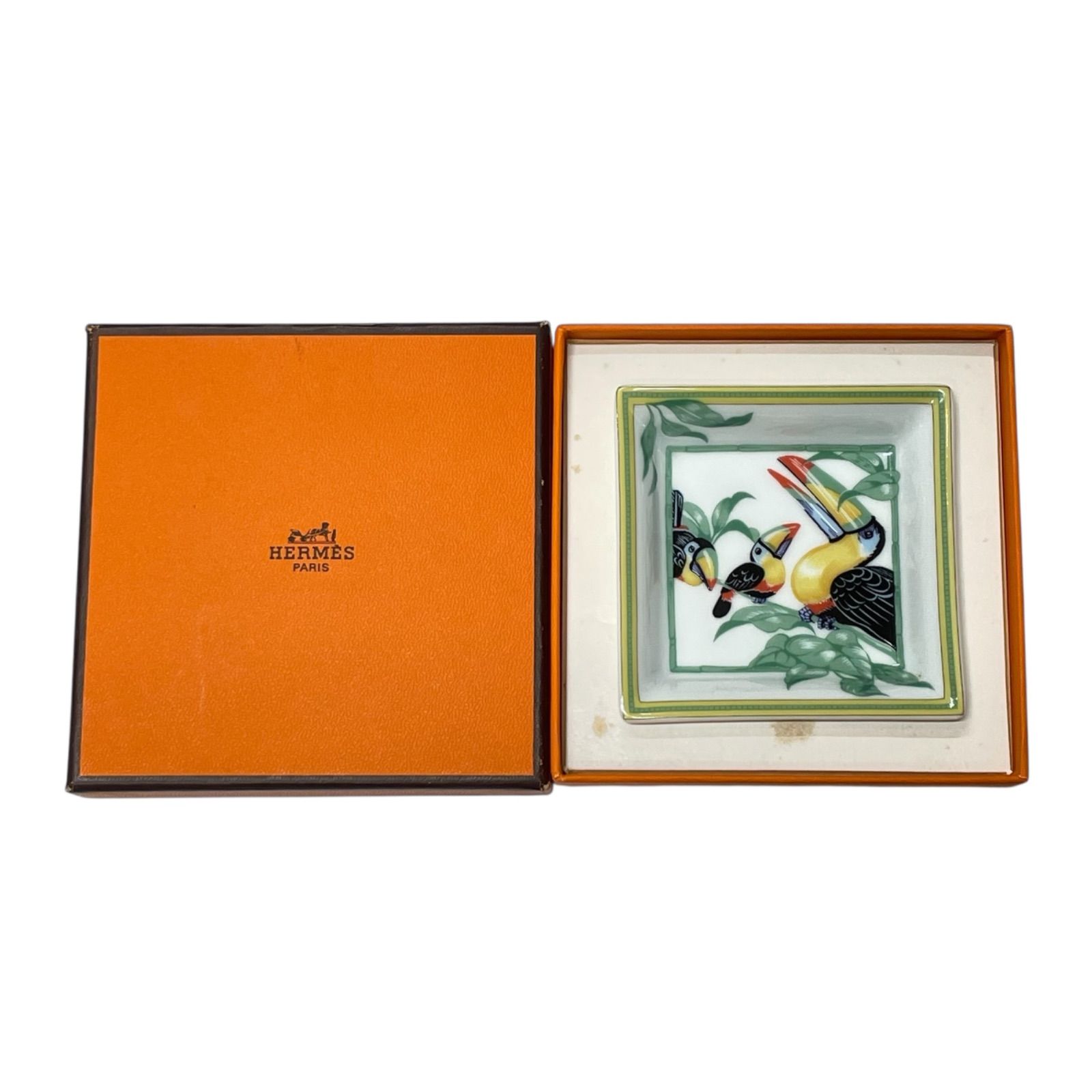 エルメス・トゥカン　約8cm正方形皿　3羽 HERMES エルメス・トゥカン 8cm正方形皿 3羽 - メルカリ