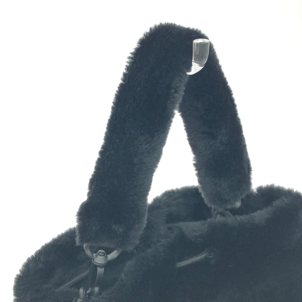 Onitsuka Tiger 黒 ファー ショルダーバッグ Onitsuka Tiger（オニツカタイガー）の「SHOULDER BAG / ショルダー