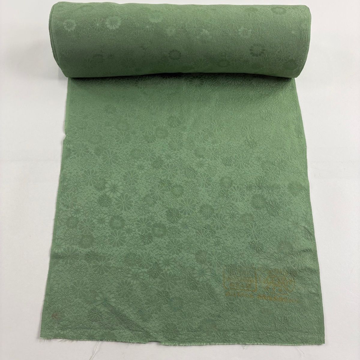 バイセル 着物 美品 名品 色無地 薄緑 一つ紋 地紋に菊 正絹 袷（10月～5月） 168cm Lサイズ ☆☆☆☆ 色無地 身丈159cm 裄丈61cm S 袷 百貫達雄 名古屋帯セット 落款