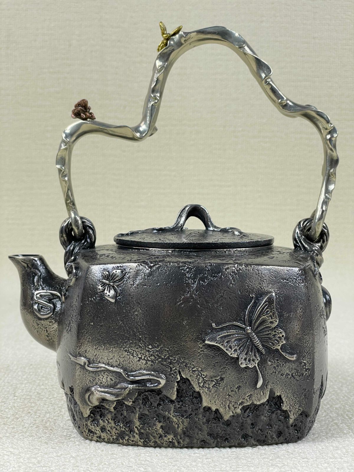 雨宮宗作 鉄瓶 純砂鉄 日本伝統工芸 茶道具 インテリア 美術工芸品 H41 A9