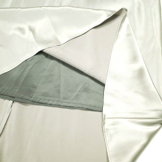 サテンフ スカート