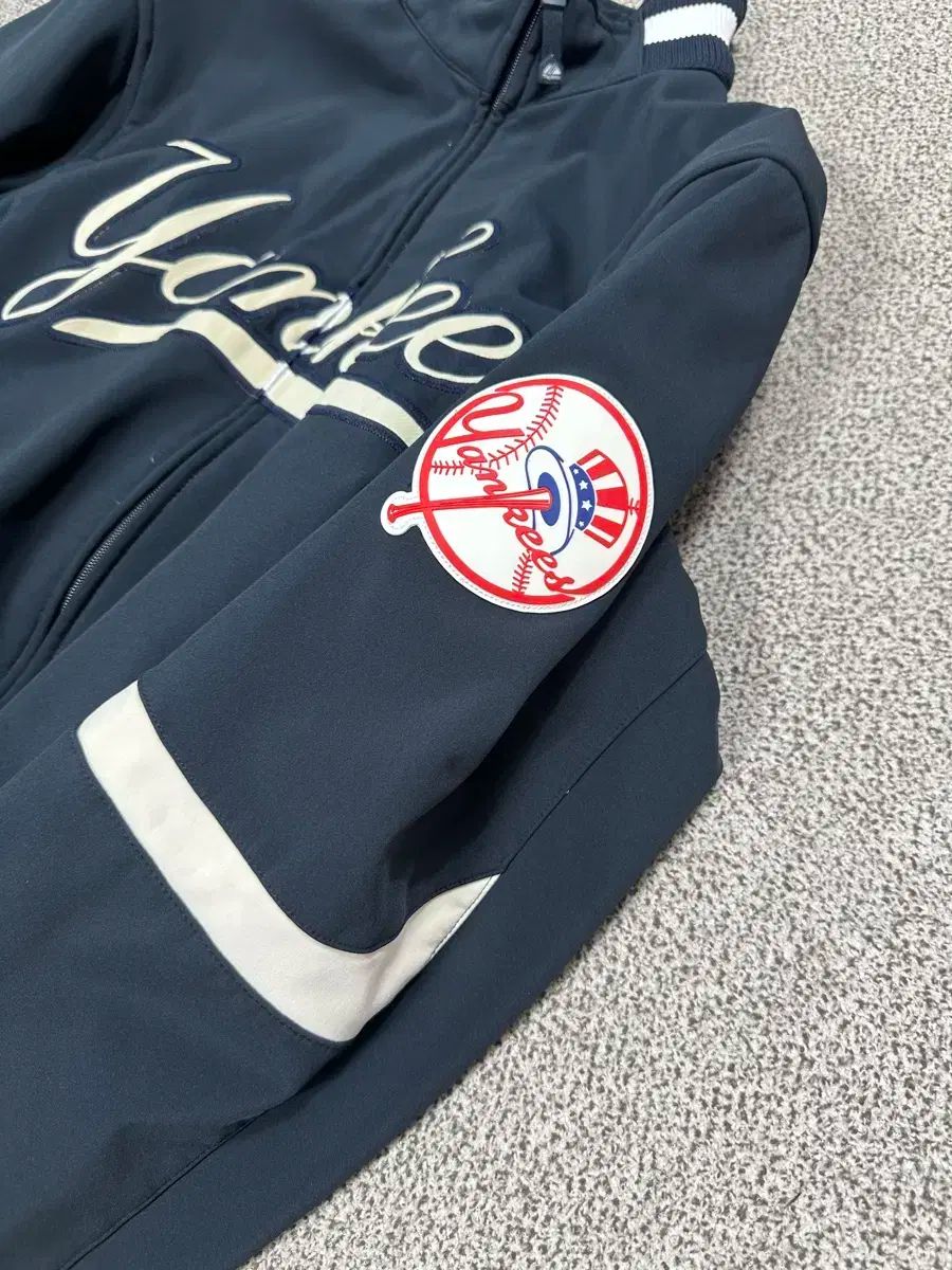 マジェスティック ニューヨーク・ヤンキース L 希少】MLB Majestic