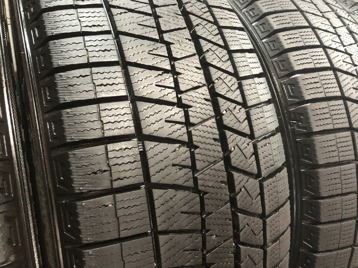DUNLOP WINTER MAXX WM03 215/55R18 18インチ スタッドレス 4本 23年製 バリ溝 CX-30/MX-30 ハイエース等　(MTE966)クレジットカード QRコード決済可能 DUNLOP WINTER MAXX WM03 215/55R18 18インチ スタッドレス 4本 23年製
