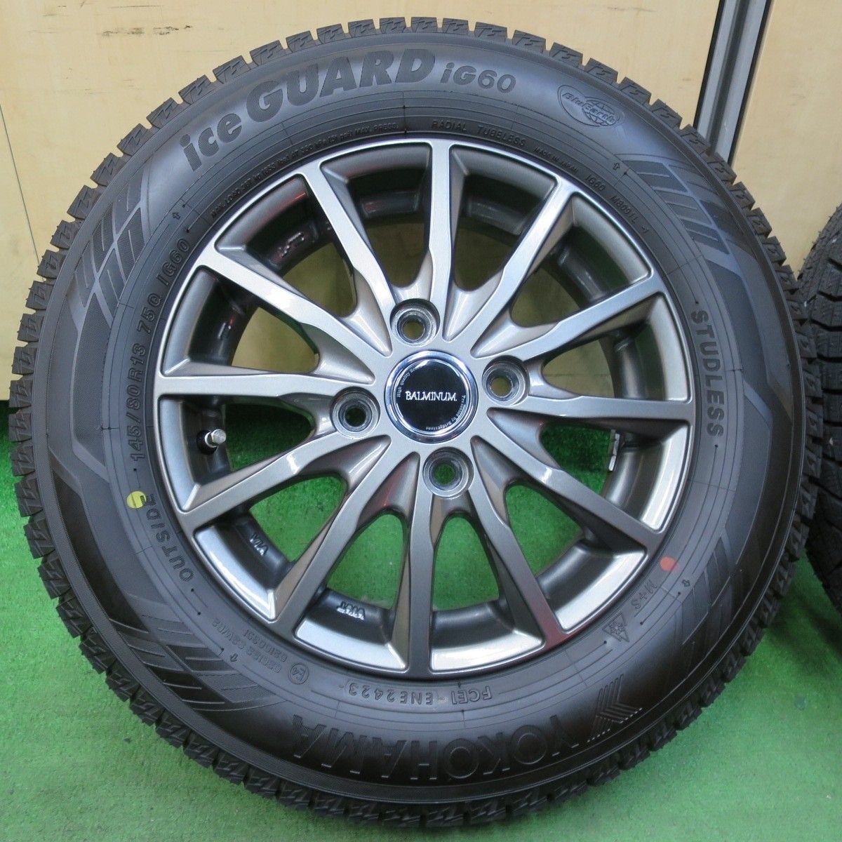 超バリ溝 23年 キレイ ほぼ10分 スタッドレス 145 80R13 ヨコハマ アイスガード iG60 BALMINUM バルミナ 13インチ PCD100 4H 4123014イス