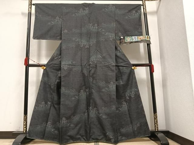 平和屋着物○本場大島紬 泥染め カタス7マルキ 草花文 やまと誂製