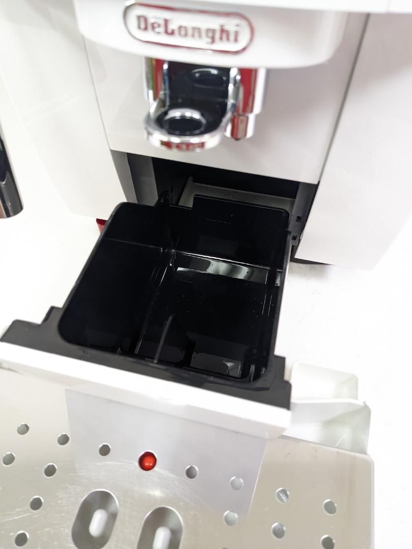 コンパクト全自動コーヒーマシン