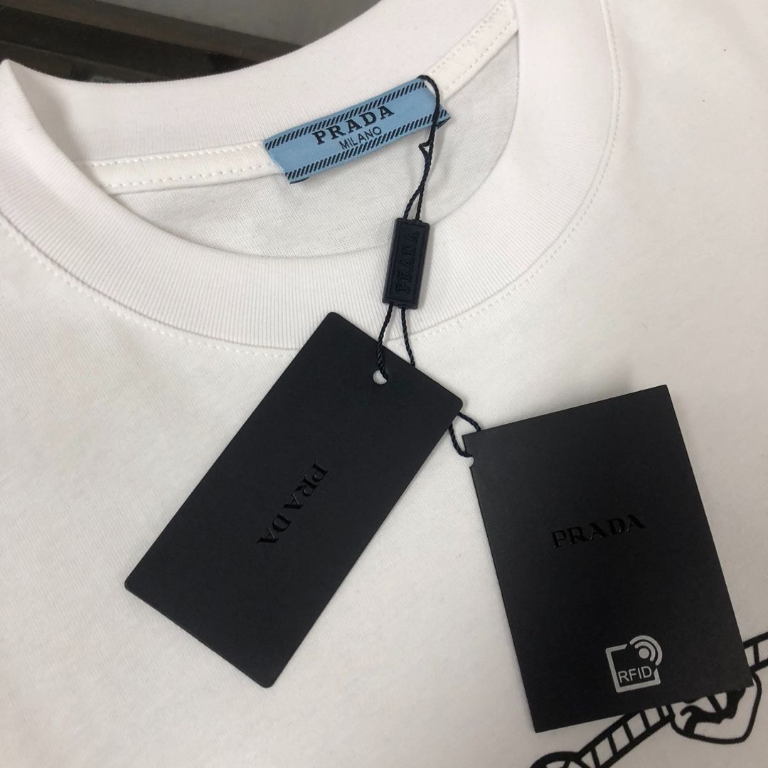 prada 2016春夏　プリントカットソー 本日限定特価】PRADA 春夏 ロゴプリントTシャツ [本日特価|新品