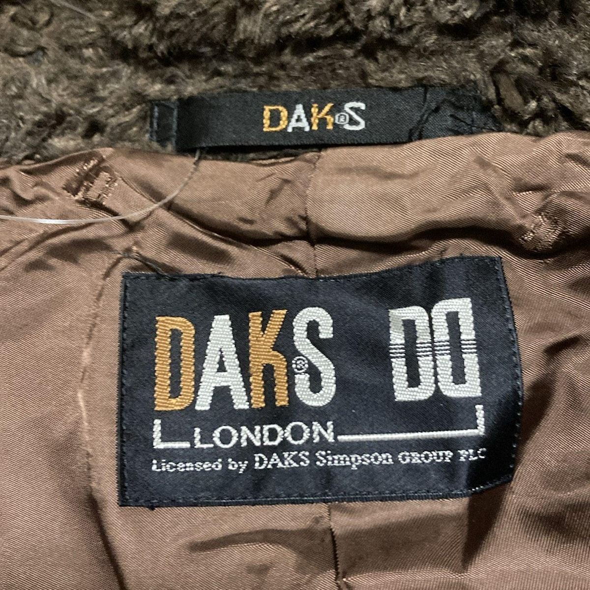 ダークブラウン