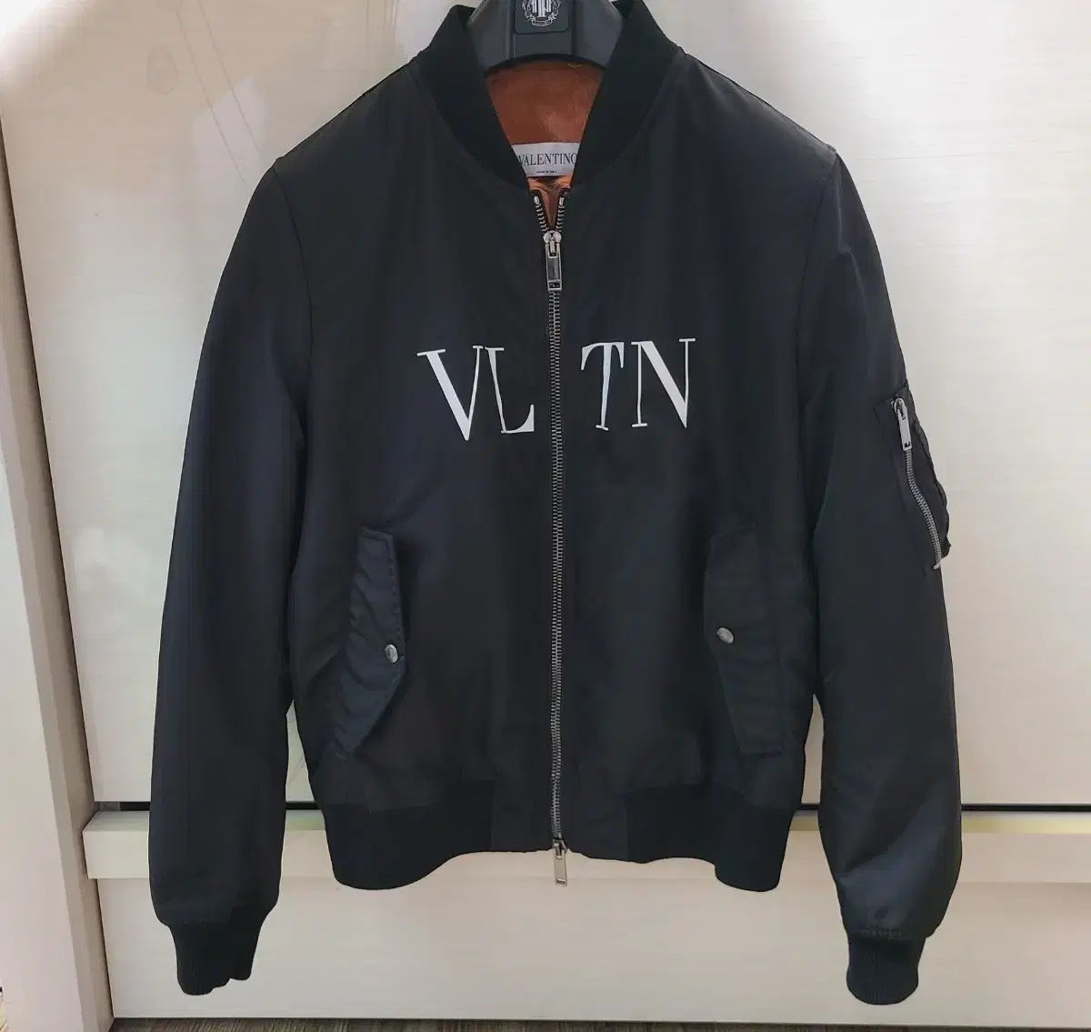 ヴァレンチノ ロックスタッズ MA-1ジャケットブルゾン メンズ 48