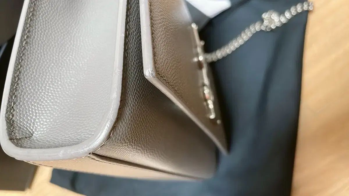 正規品 Saint Laurent(サンローラン) ケイトバッグ Sサイズ (グレー&シルバー)