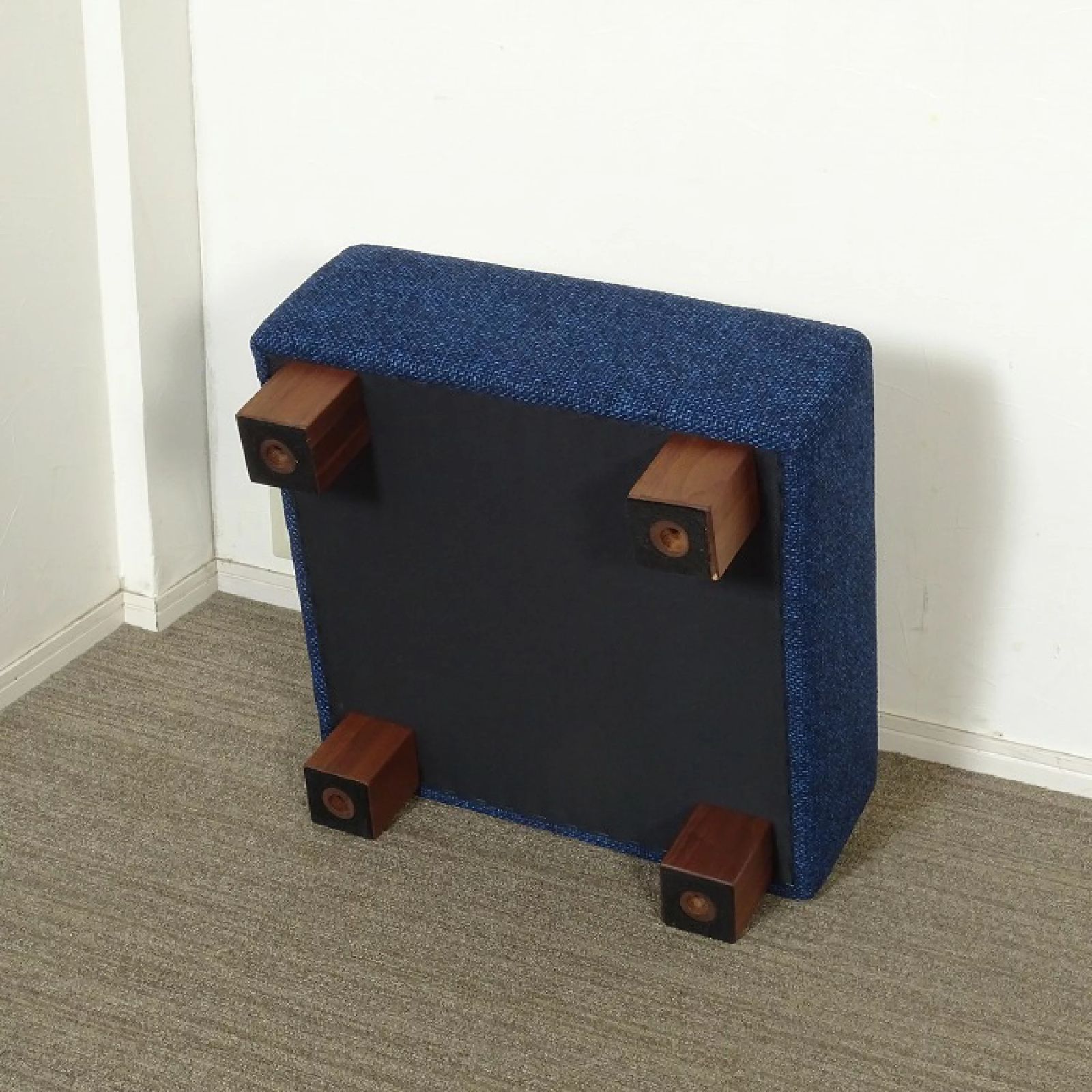 ピヴォ 2人掛け片アームソファ