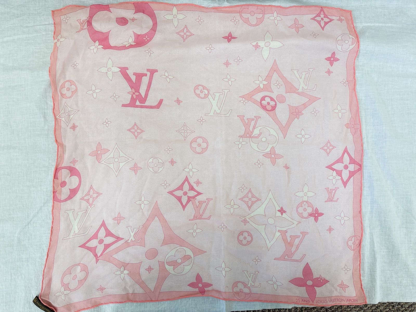 LOUIS VUITTON ルイヴィトン スカーフ