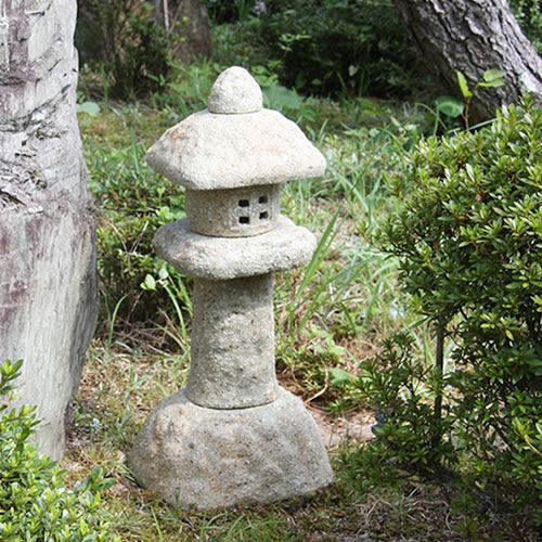 六角石灯篭 ☆かなりの大きさです！ 引き取り限定（東京都）お願いし