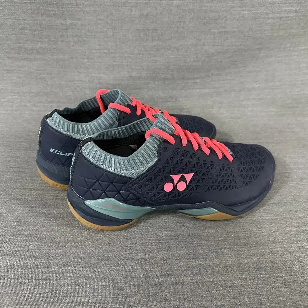 ヨネックス YONEX エクリプス z ワイド バドミントンシューズ|女性 235mm | s760