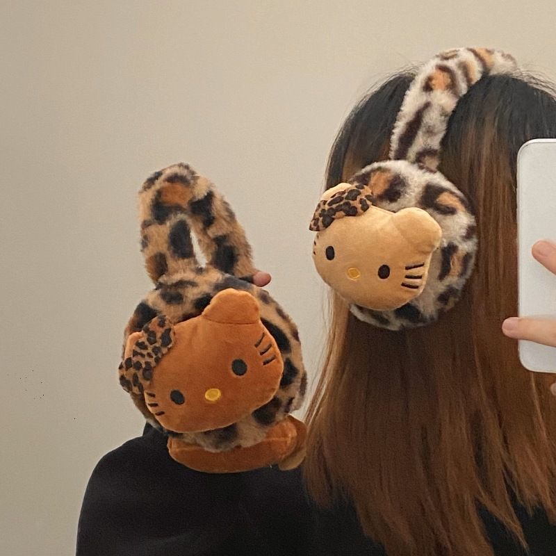 サンリオ　ハローキティ　イヤーマフ　耳あて　ヒョウ柄　タグ付き タグ付き］ キティ ハローキティ イヤーマフ ヒョウ柄 キティ