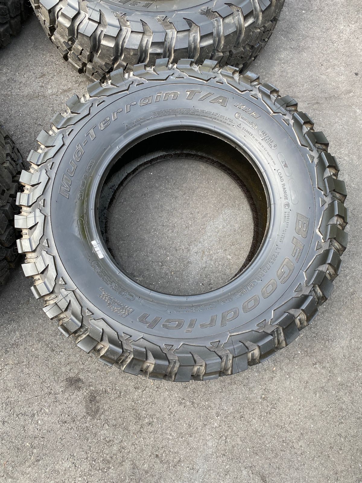 BFGoodrich Mud-Terrain T A 265 70R16 121 118Q タイヤのみ4本