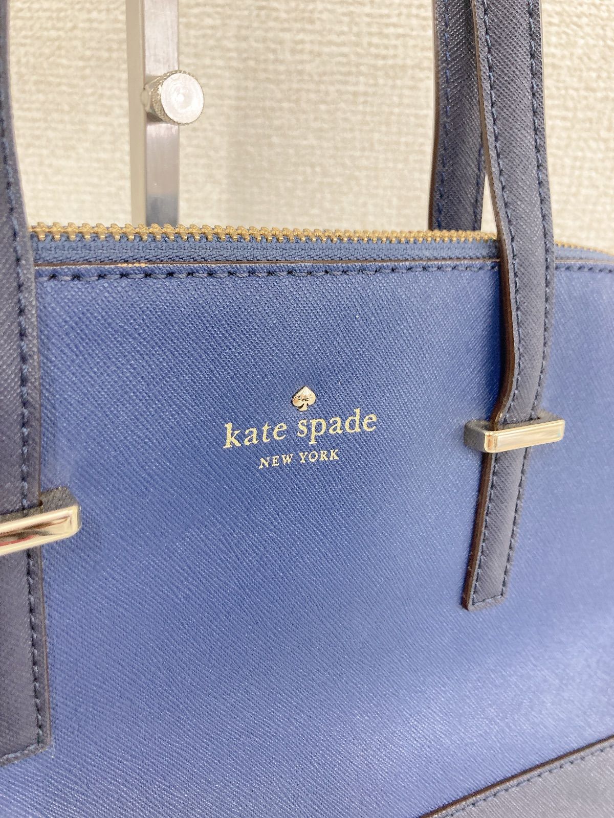 kate spade ネイビー ハンドバッグ 値下げ】 kate spade ネイビー ハンドバッグ タッセル付き