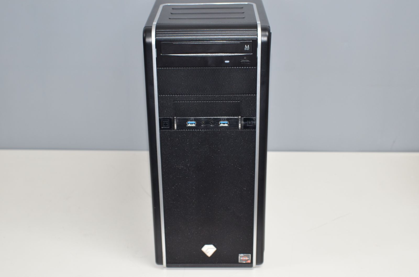 中古良品 自作ゲーミングデスクトップ/Windows11/AMD Ryzen 7