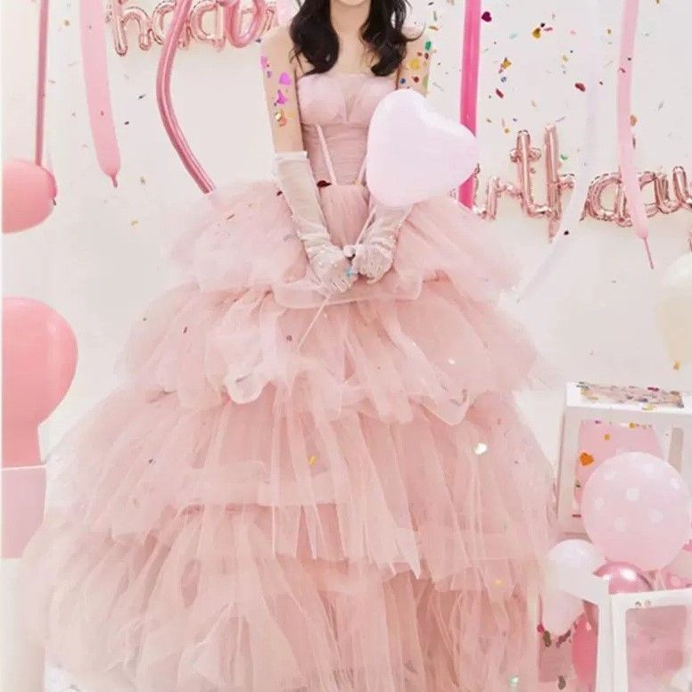 ♥ ウェディングドレス 花嫁ドレス 前撮り 誕生日 成人式 カラードレス 演奏会 姫系ピンク オフショルダー 感 多重チュール 結婚式 フォトウェディング撮影 ロング きれいめ パーティードレス 二次会 披露宴 発表会xz