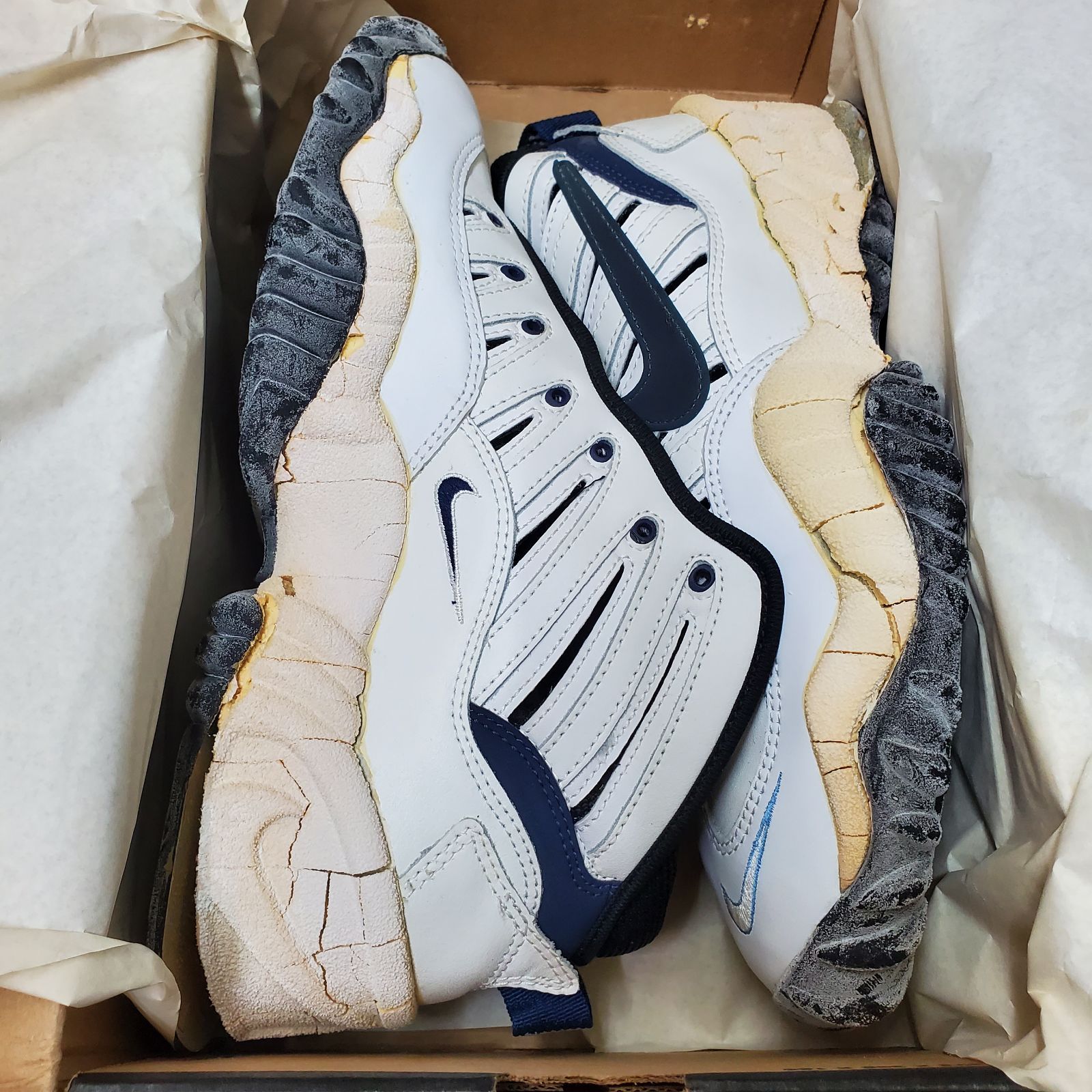 ナイキデッドストック セットアップ ➃【90sデッドストック】NIKE AIR KYBASH 【130557-141】US10.5
