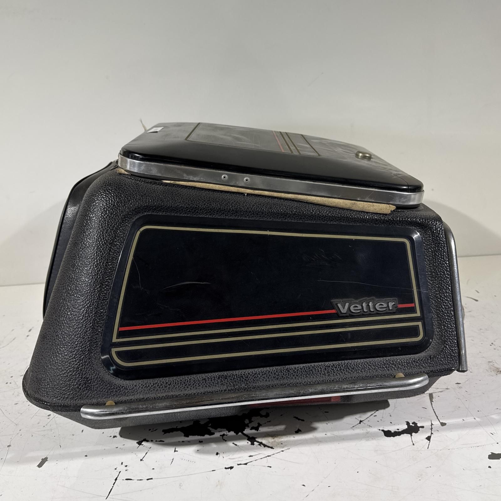 汎用品 リアボックス Vetter