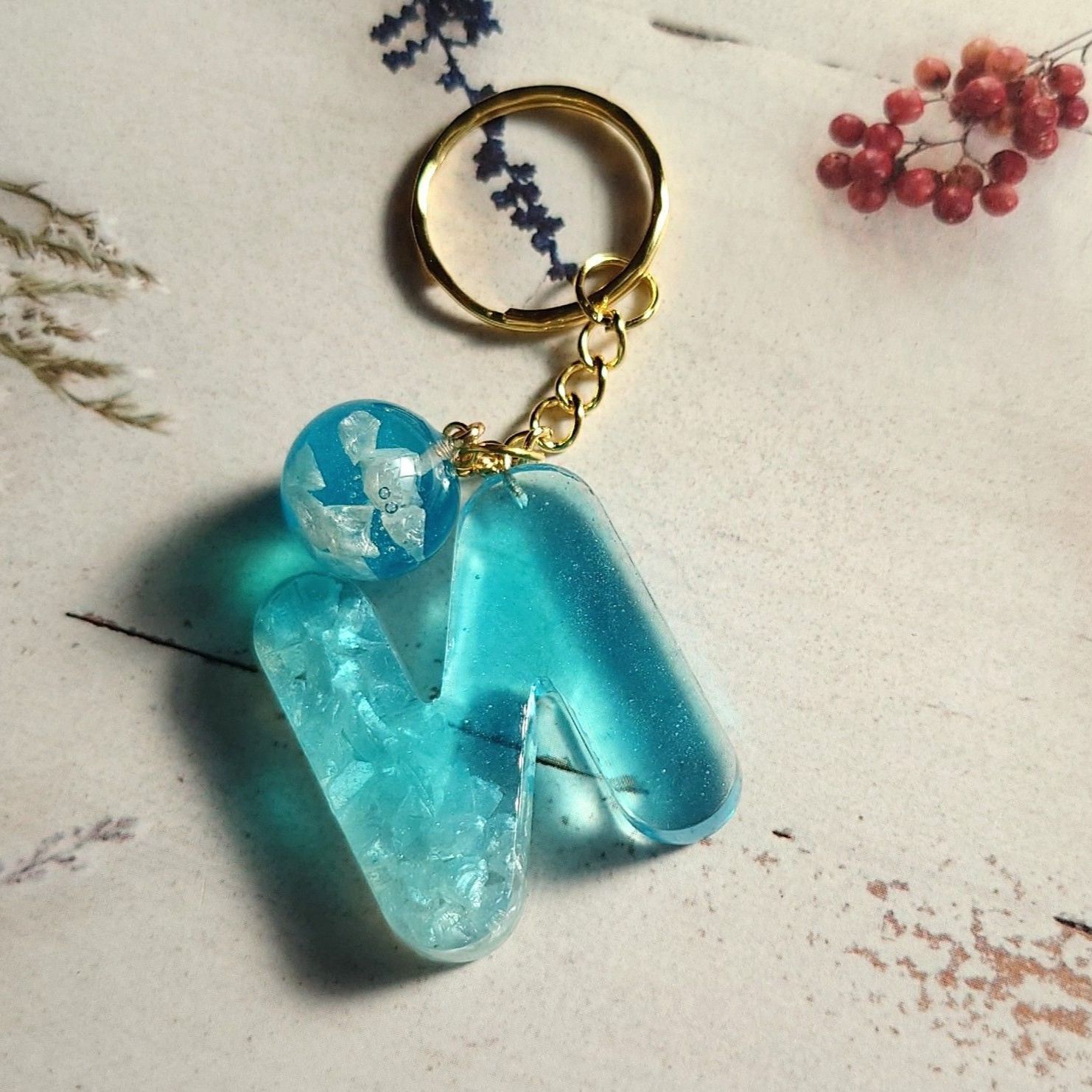 N】イニシャルキーホルダー☆幻想的☆水色☆レジン