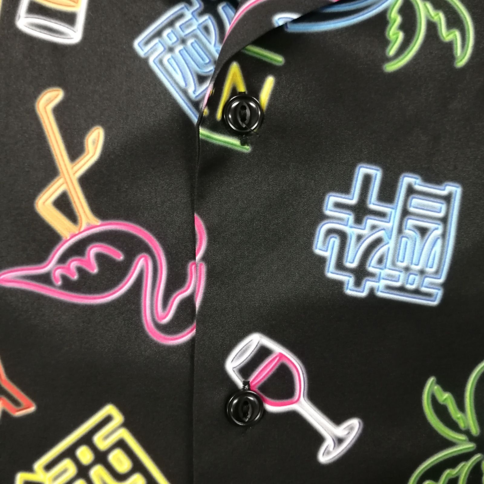 新作】【YOIDORE／酔いどれ・酒ネオンアロハシャツ（ブラック