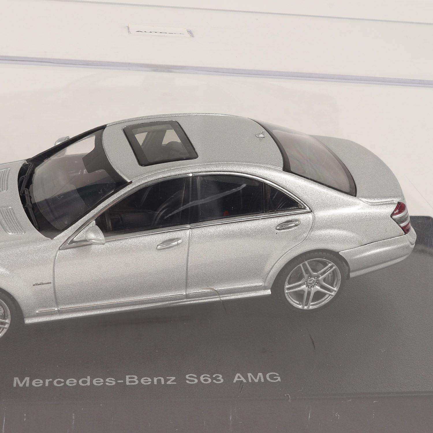 ベンツ　Sクラス　S63 amg オートアート　1/43