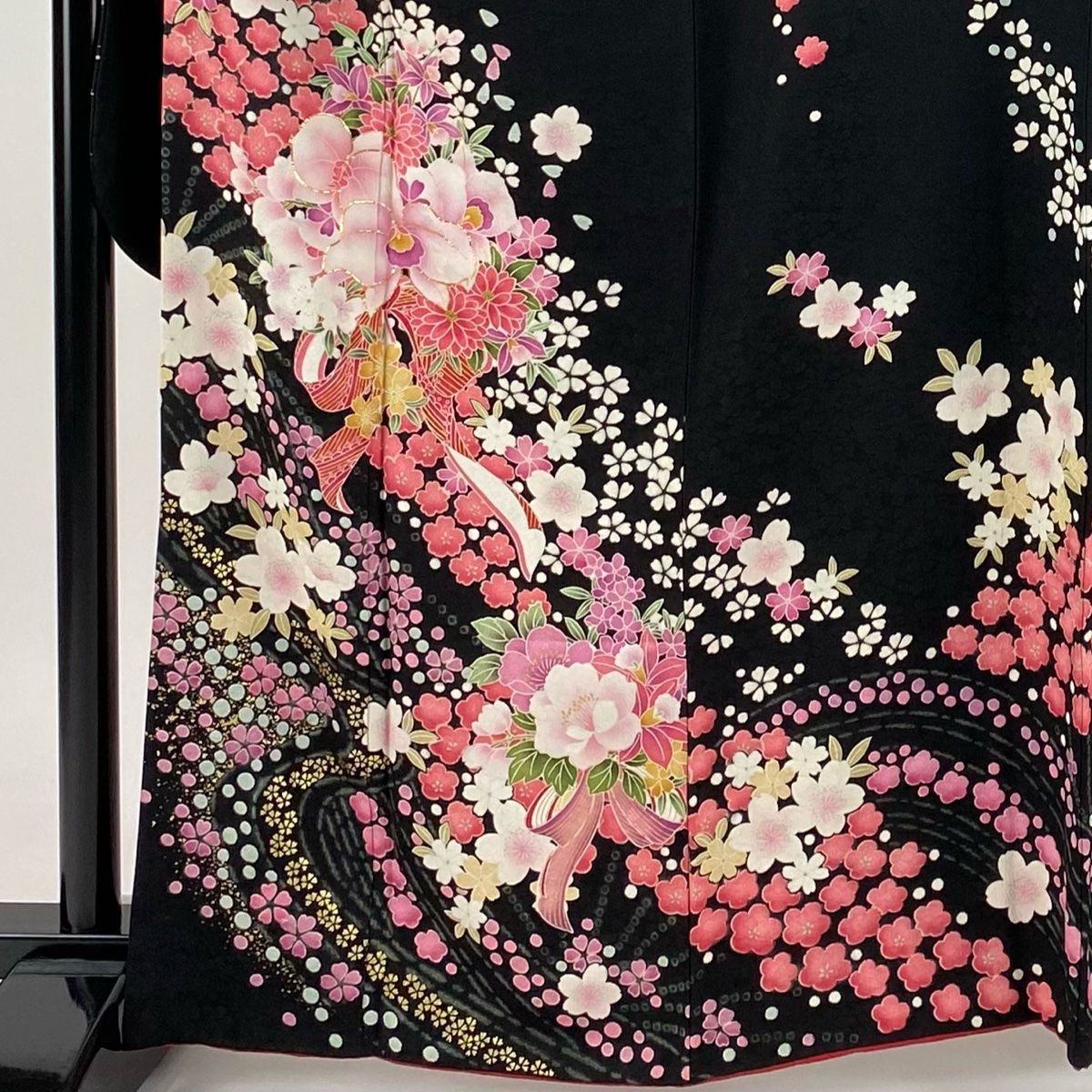 振袖 身丈163.5cm 裄丈66.5cm M 袷 蘭 花束 箔 金彩 黒 正絹 美
