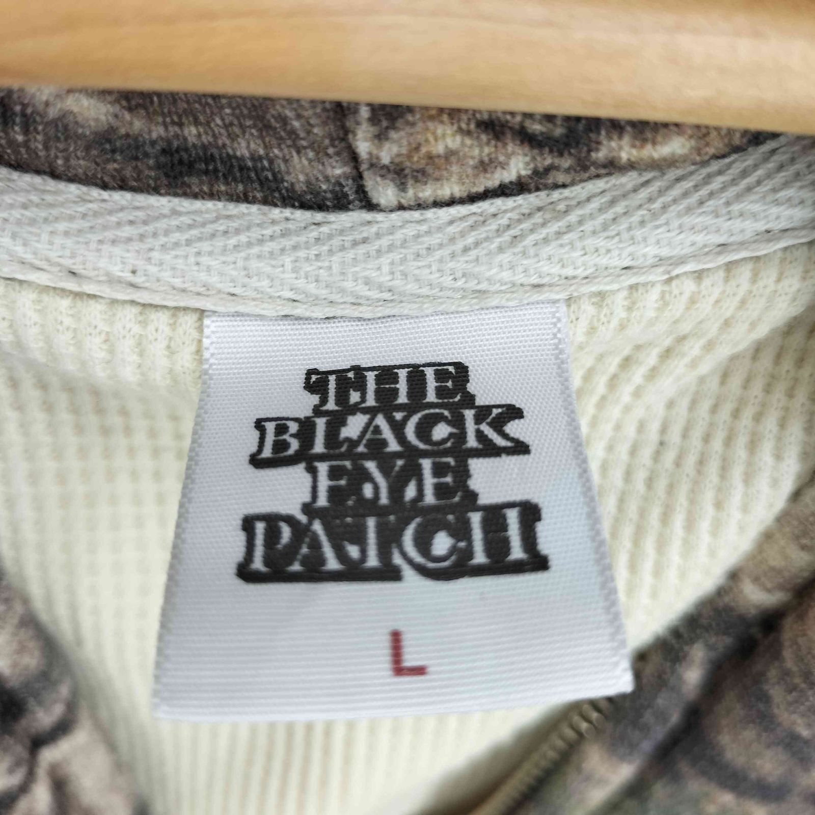 ザブラックアイパッチ THE BLACK EYE PATCH STENCIL LOGO REALTREE 
