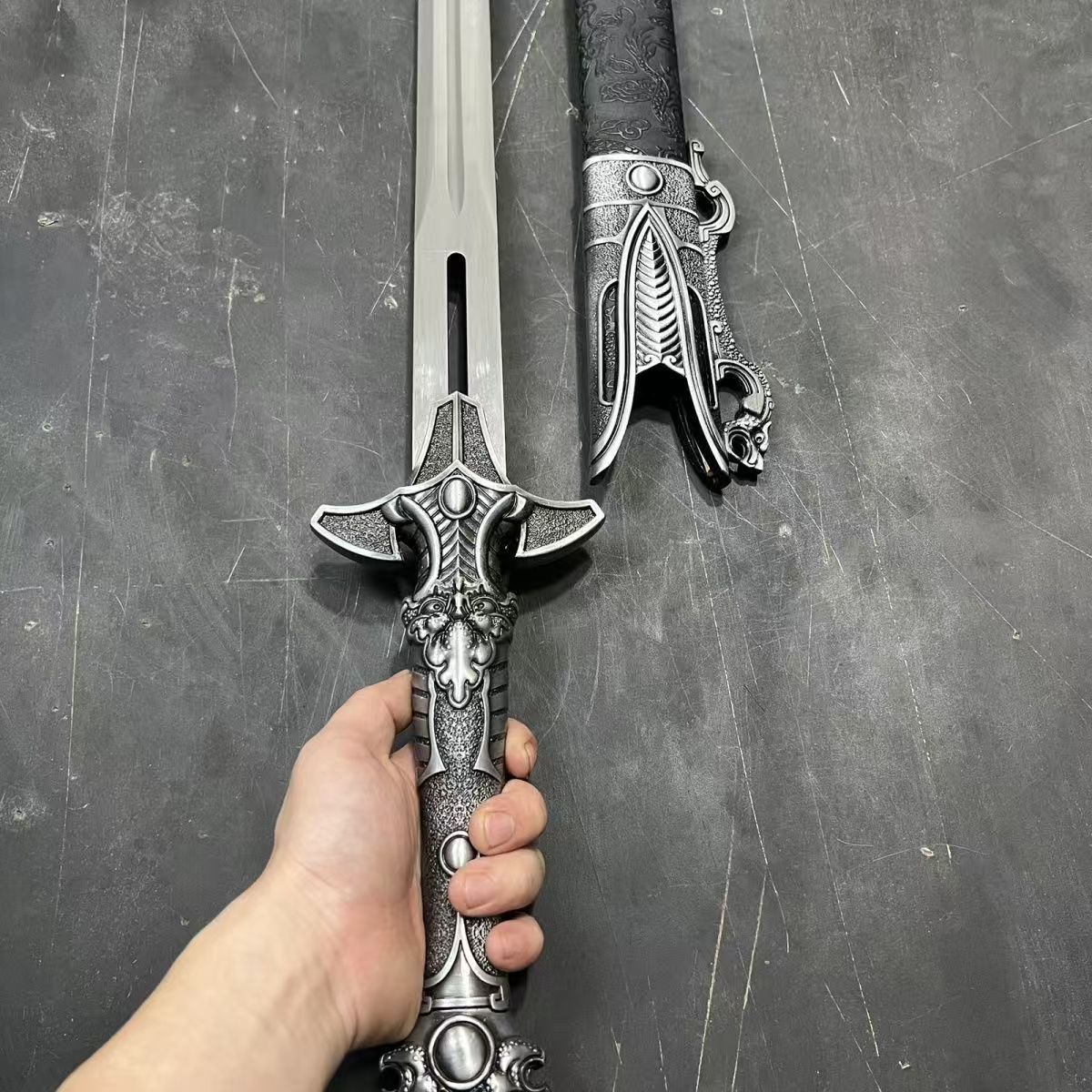 封魔宝剣』高性能マンガン鋼製｜全長 104cm 刃幅 3.8cm 合金柄