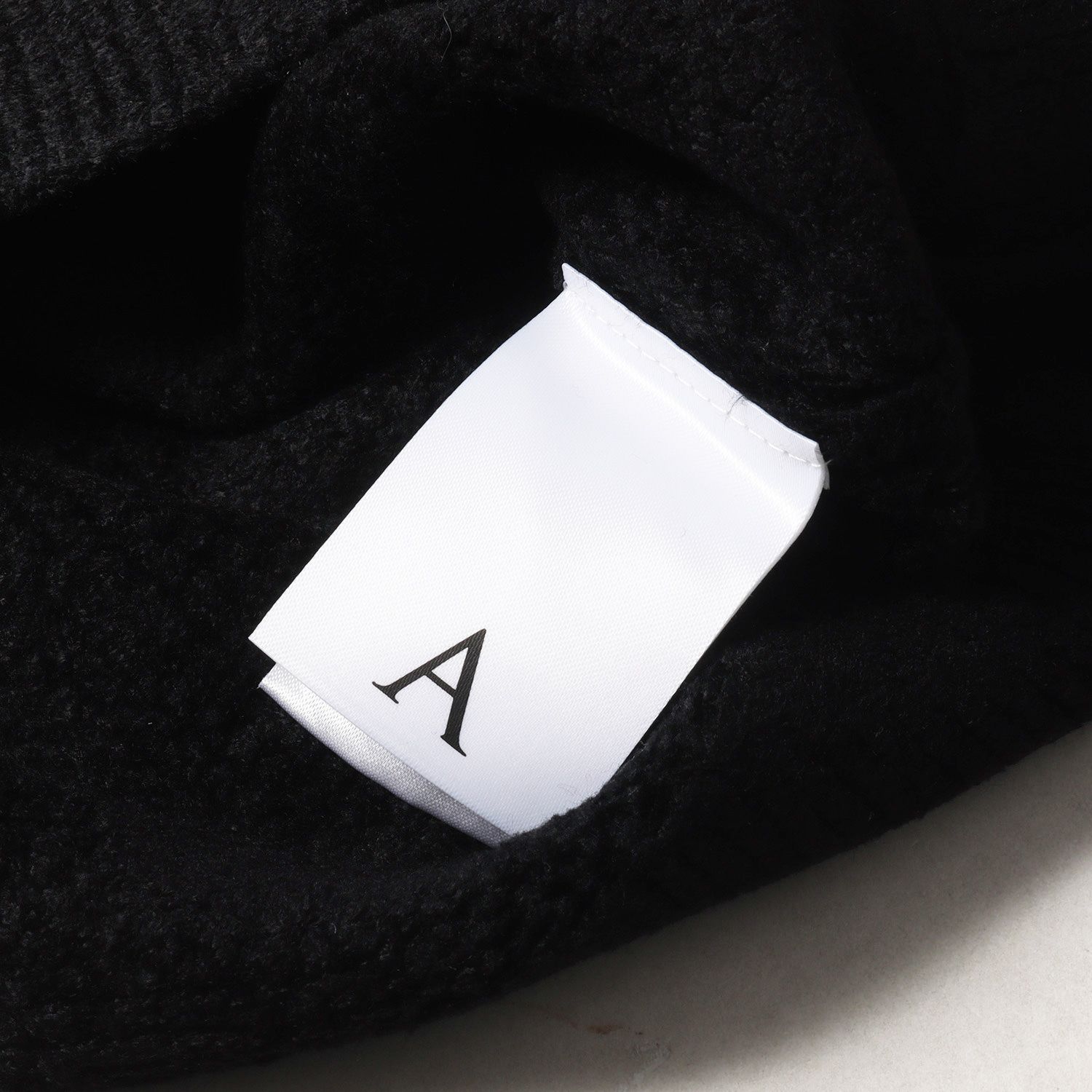 美品 ABYTS エーバイティーエス ニット ケーブル タートルネック