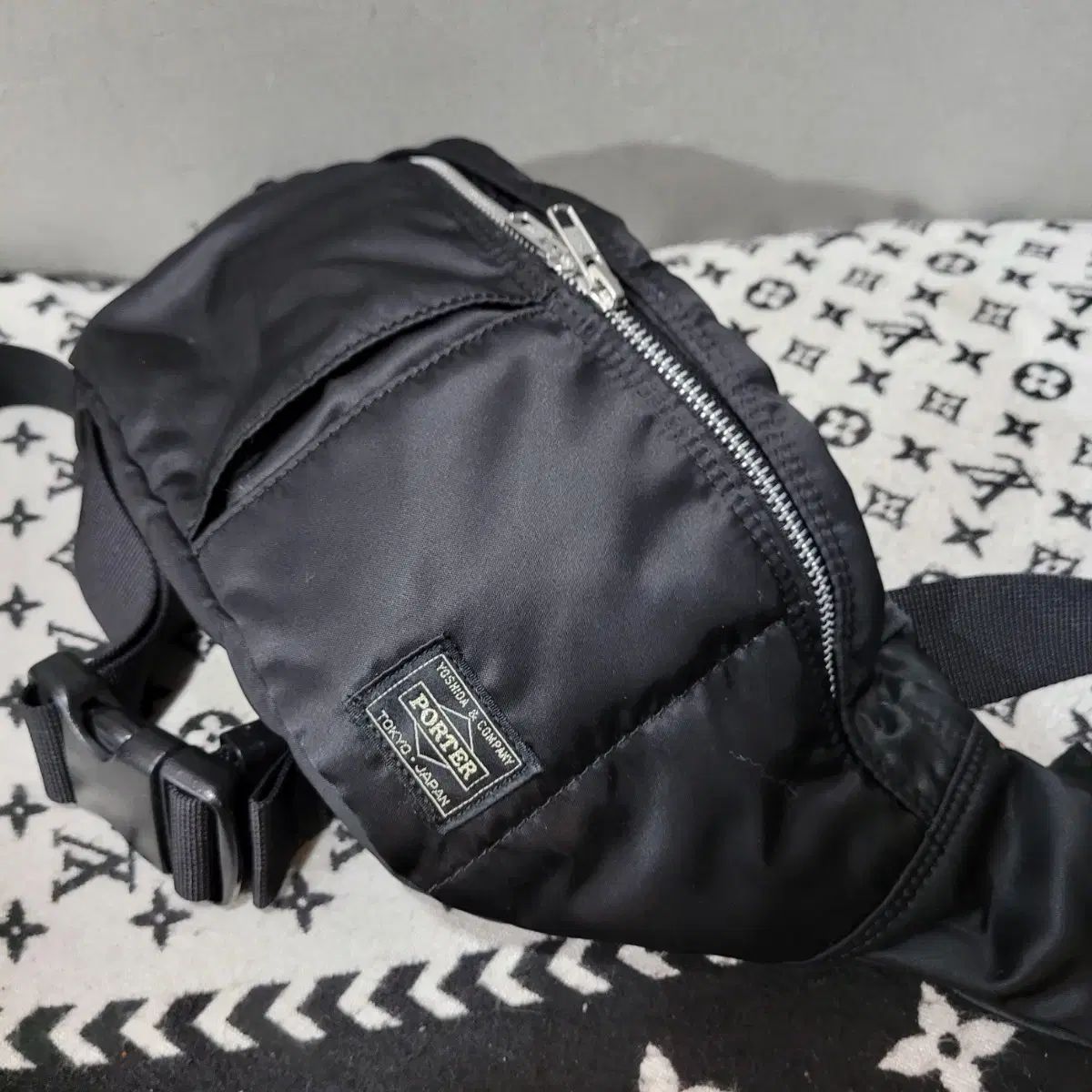正規品 Porter ポーター タンカー ヒップサック スリングバッグ ウエストバック ほぼ