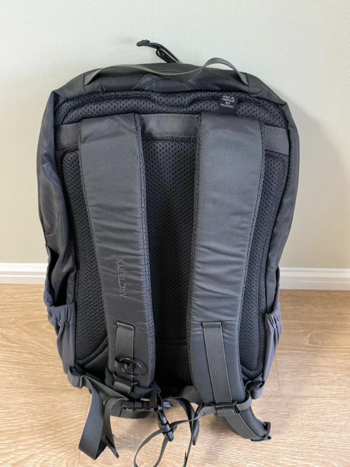 アークテリクスgray  ARCTERYX リュック バックパック マンティス26 デイパック メンズ レディース 軽量 26L