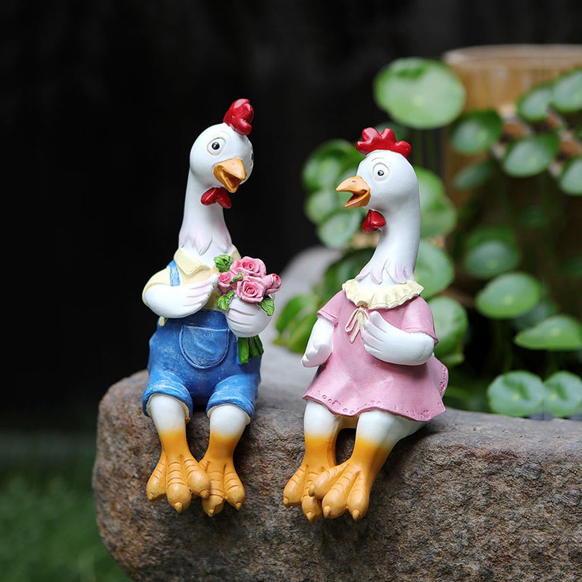 アトラクティブな 置物 オブジェ ガーデンオーナメント 鶏のカップル ニワトリ にわとり 2個セット 屋外 屋内 室内 インテリア 玄関 リビング ダイニング 装飾 庭 ガーデニング 装飾 ガーデン ギフト インテリア用品 贈り物 雑貨 上品
