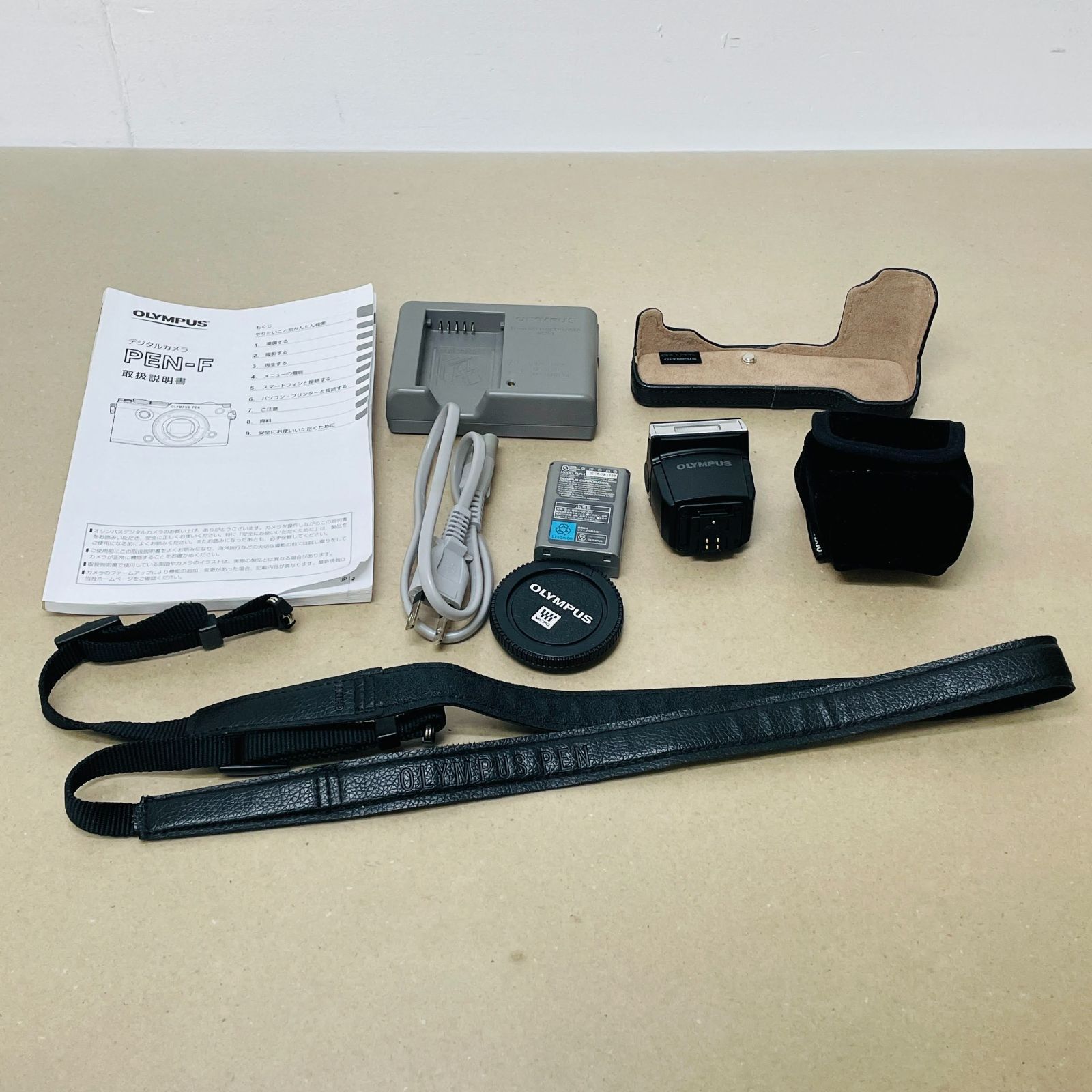 OLYMPUS PEN-F