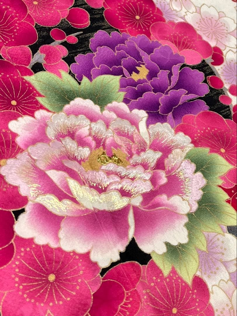振袖 ラメ刺繍 金彩 紋意匠 牡丹 桜 梅 正絹 黒×白 S181