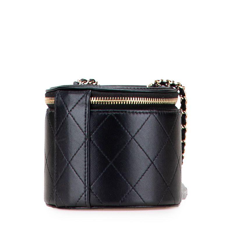 CHANEL ブラックレザー　バニティ CHANEL ブラックレザー バニティ CHANEL ブラックレザー バニティ