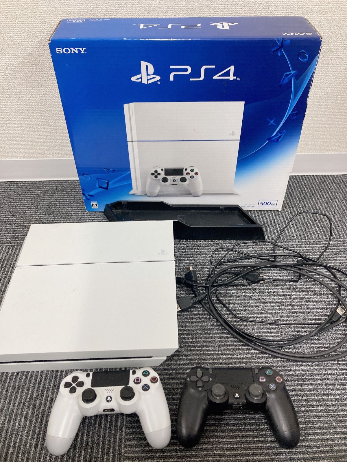 PlayStation 4 本体 500GB コントローラー付き PlayStation 4 本体 500GB CUH-1100A PS4ホワイト(CUH-1100A)本体