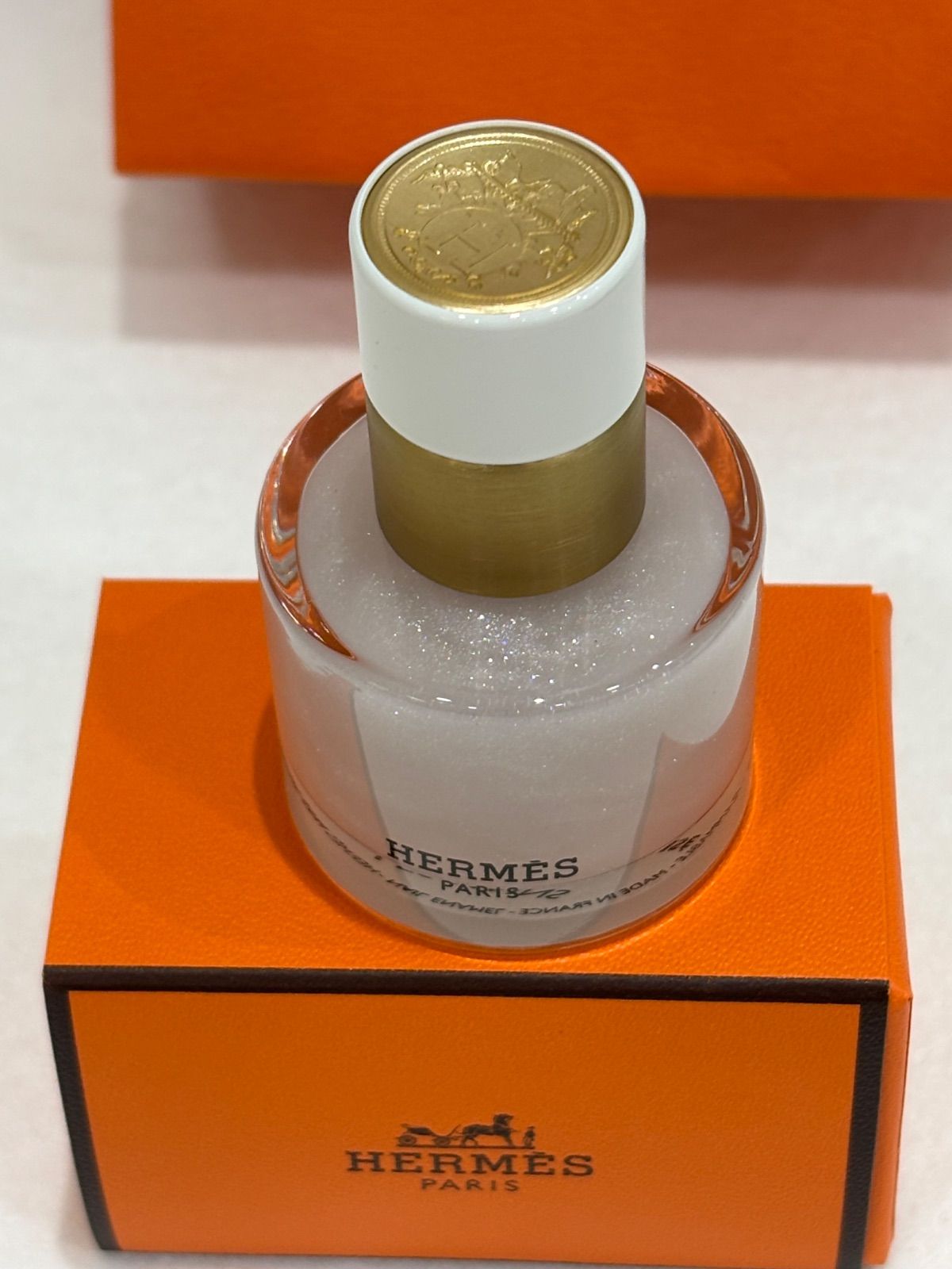 ブラン　オラージュ　レ　マン　エルメス　ヴェルニ　エマイユ　02 ネイル Hermès（Hermès） レ マン エルメス ヴェルニ エマイユ 02