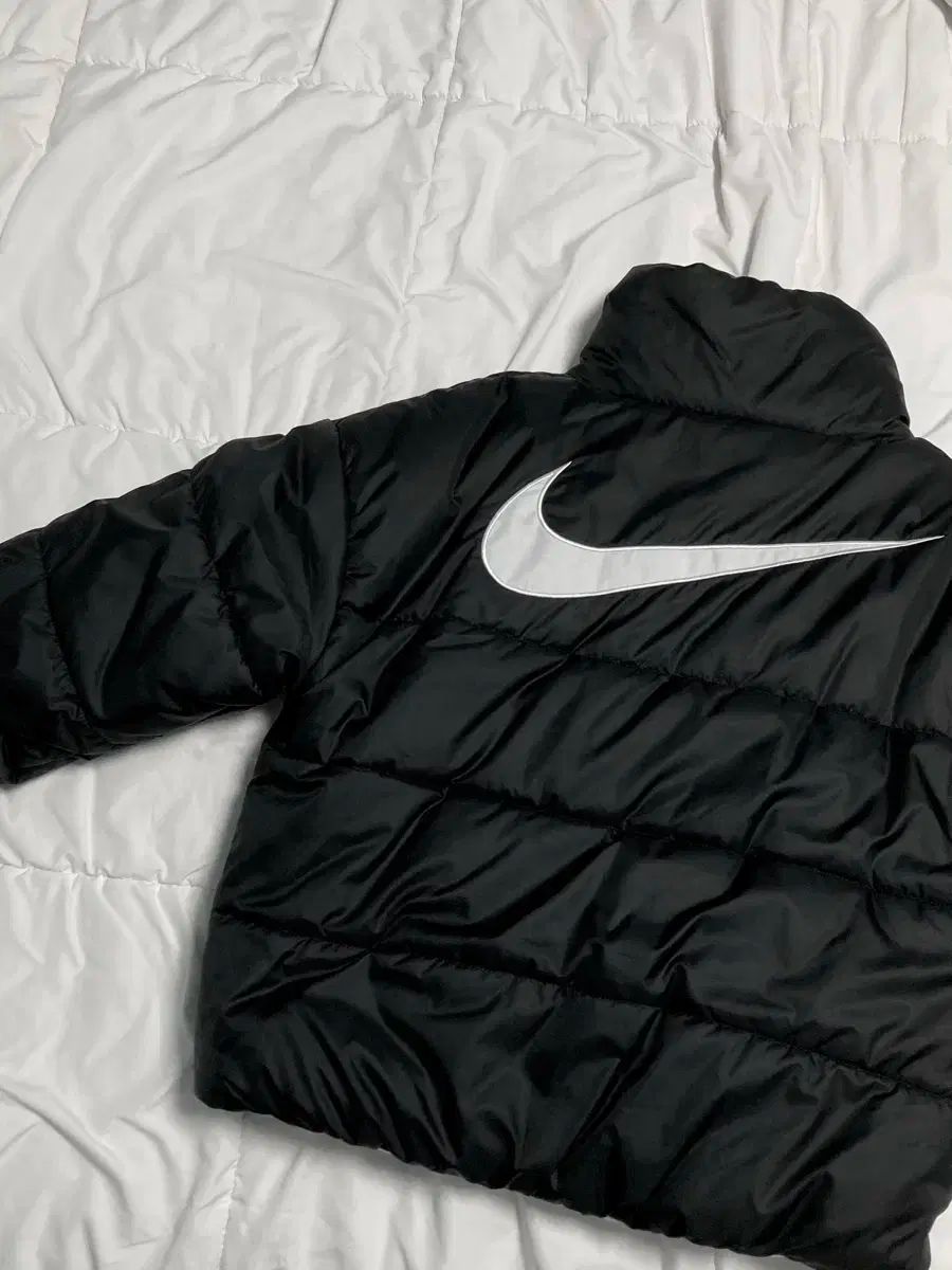 ナイキ two way リバーシブル フリース ダウン