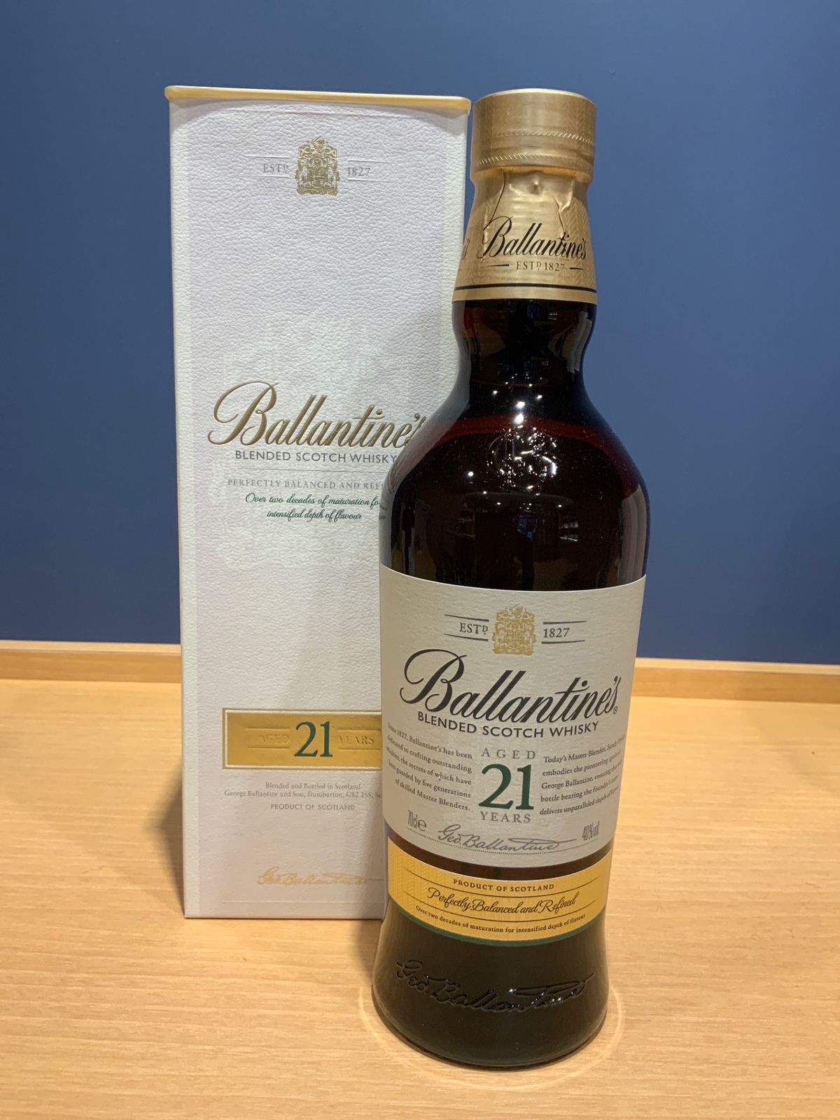 Ballantine's 21年 ブレンデッドスコッチウイスキー メ*カ様