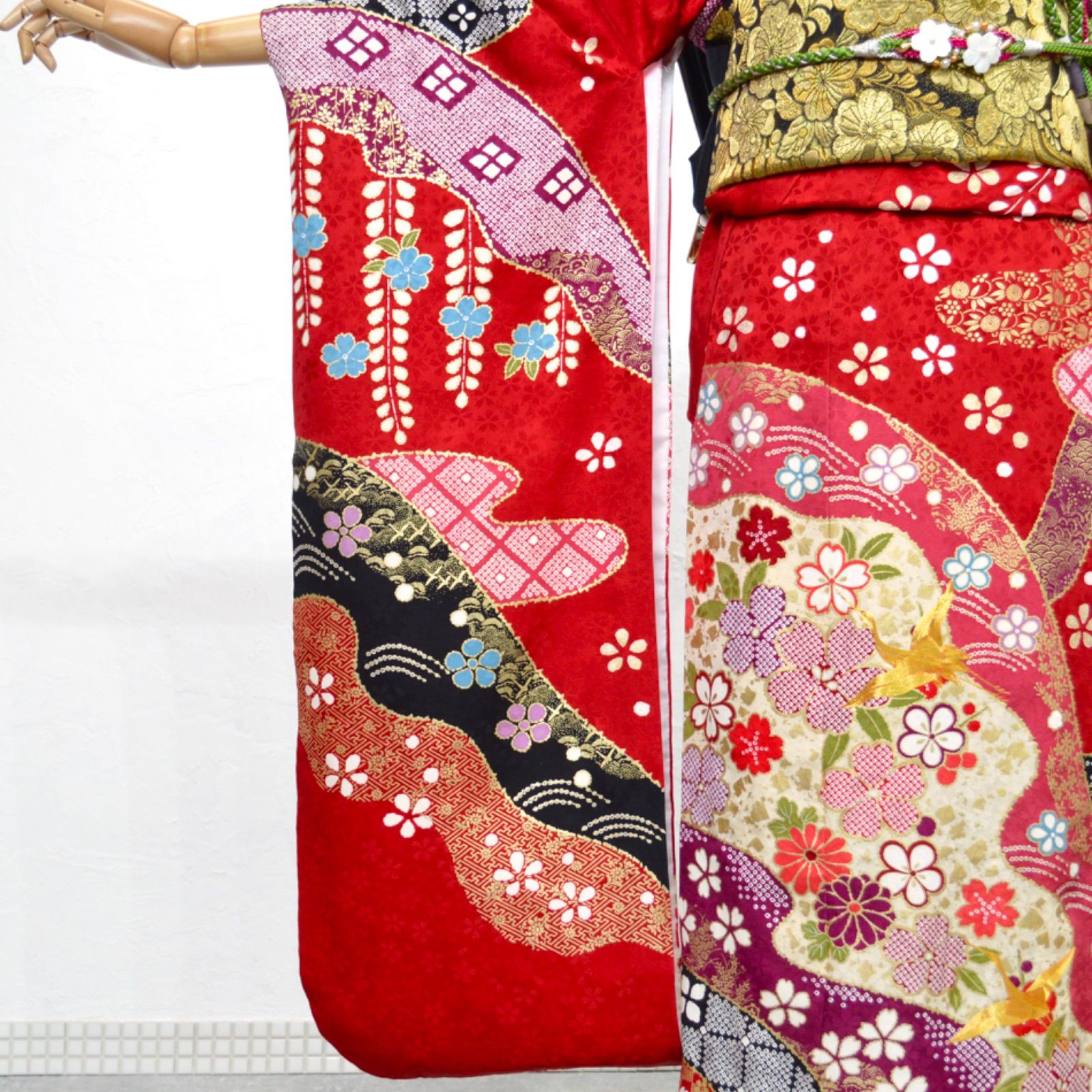 美品》正絹 振袖フルセット S〜Lサイズ 成人式 金駒刺繍 鶴 赤地