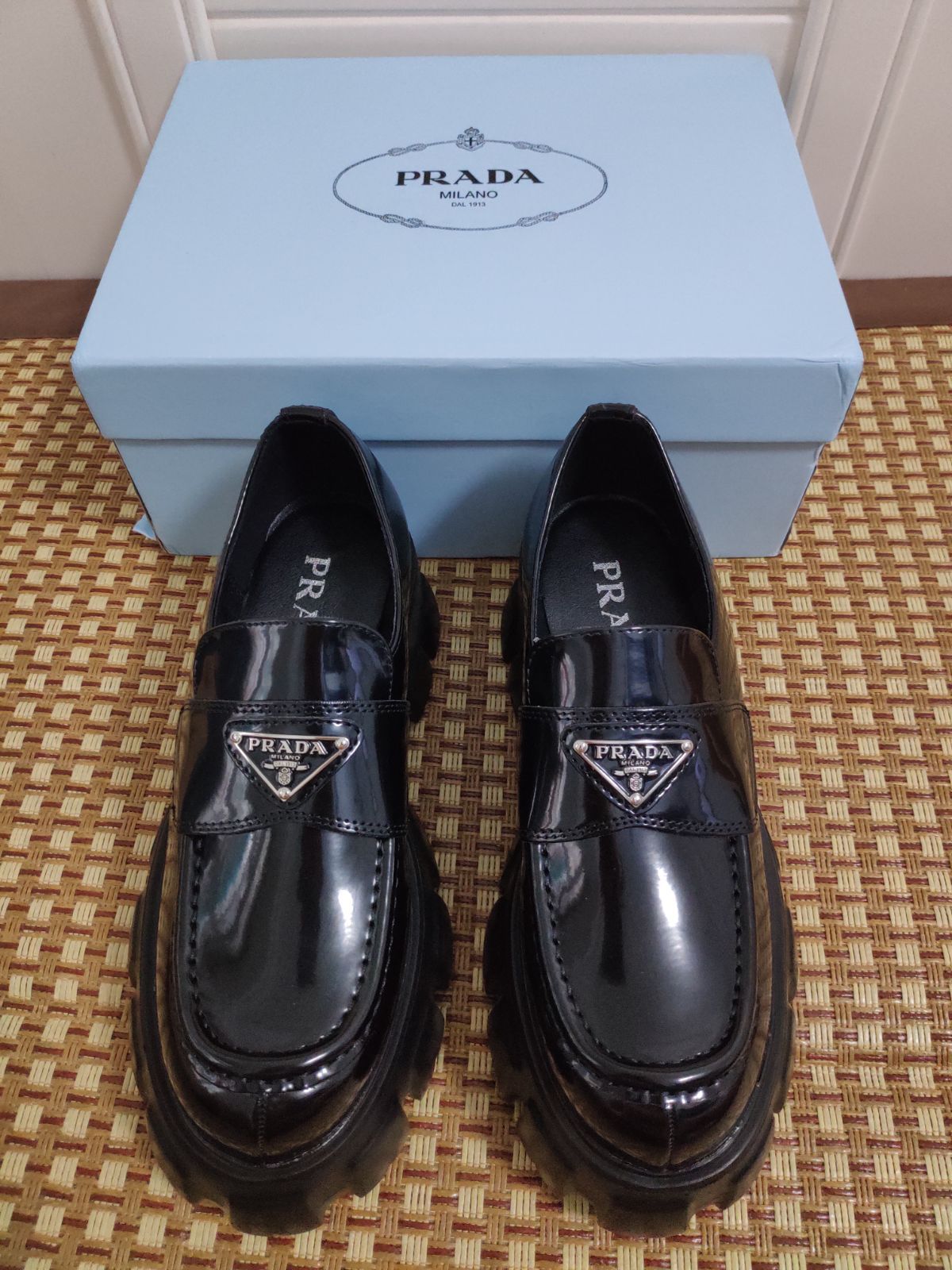 PRADA ブラッシュドレザー ローファー　size 6