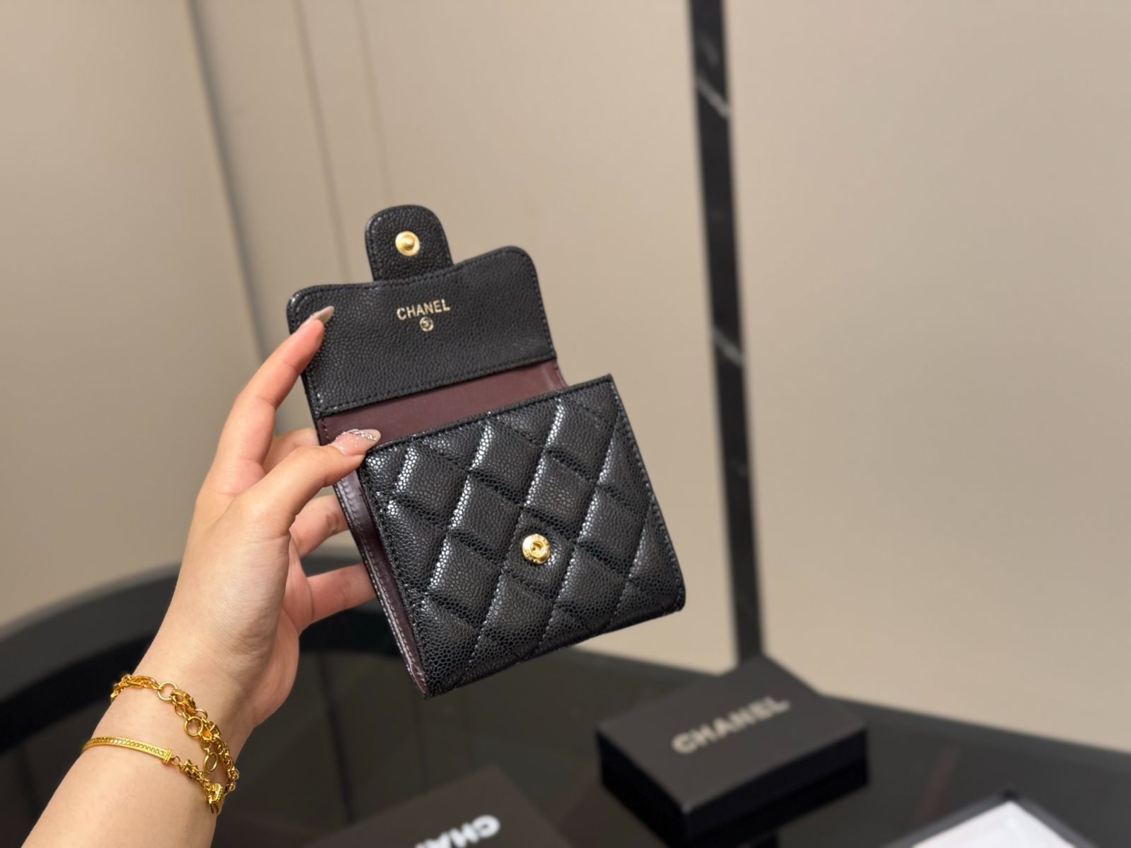 【コンパクト♡】CHANEL ショートウォレット 国内発送 今日特価】Chanel Short Wallet シャネル ショートウォレット